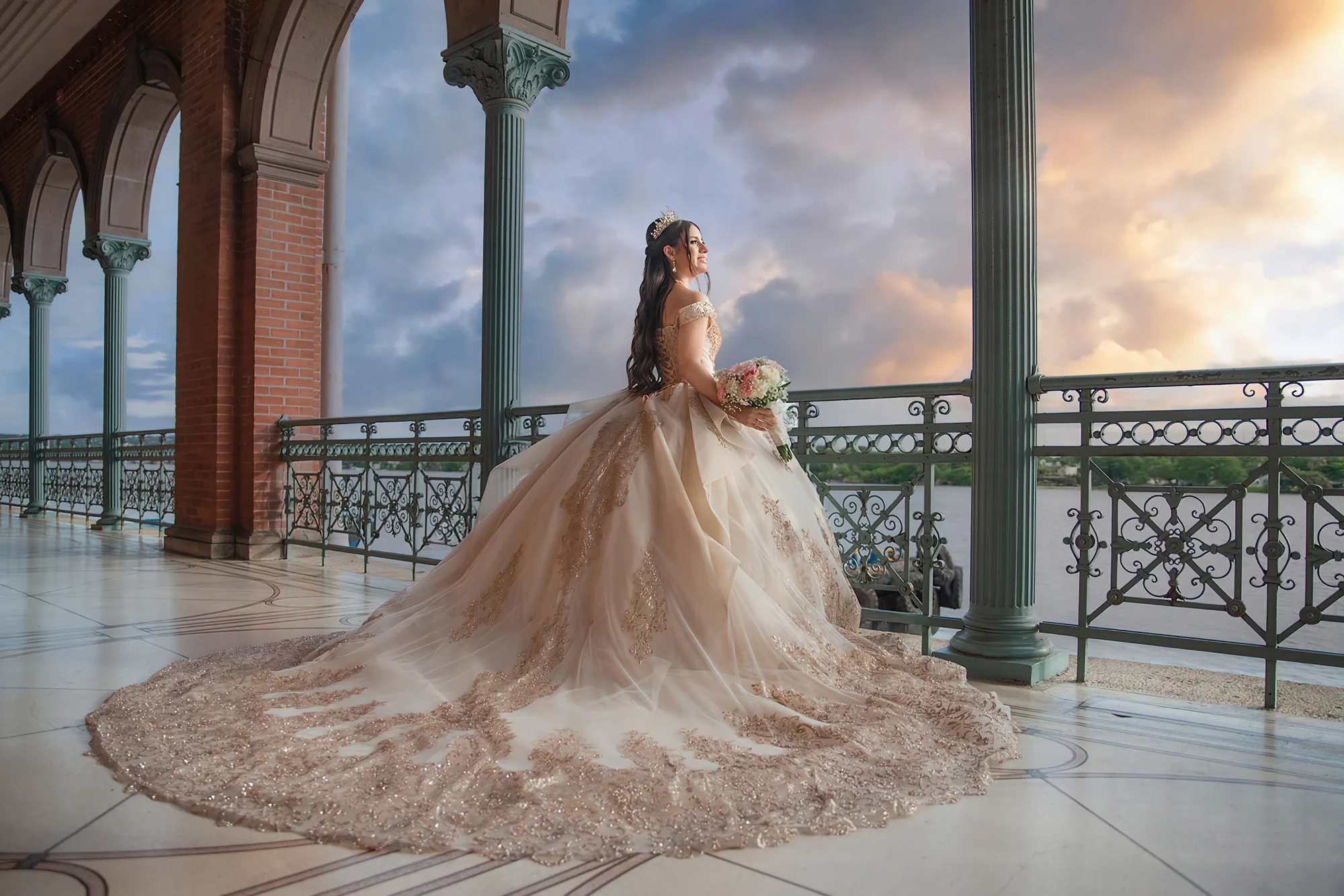 Giselle con su vestido de XV años